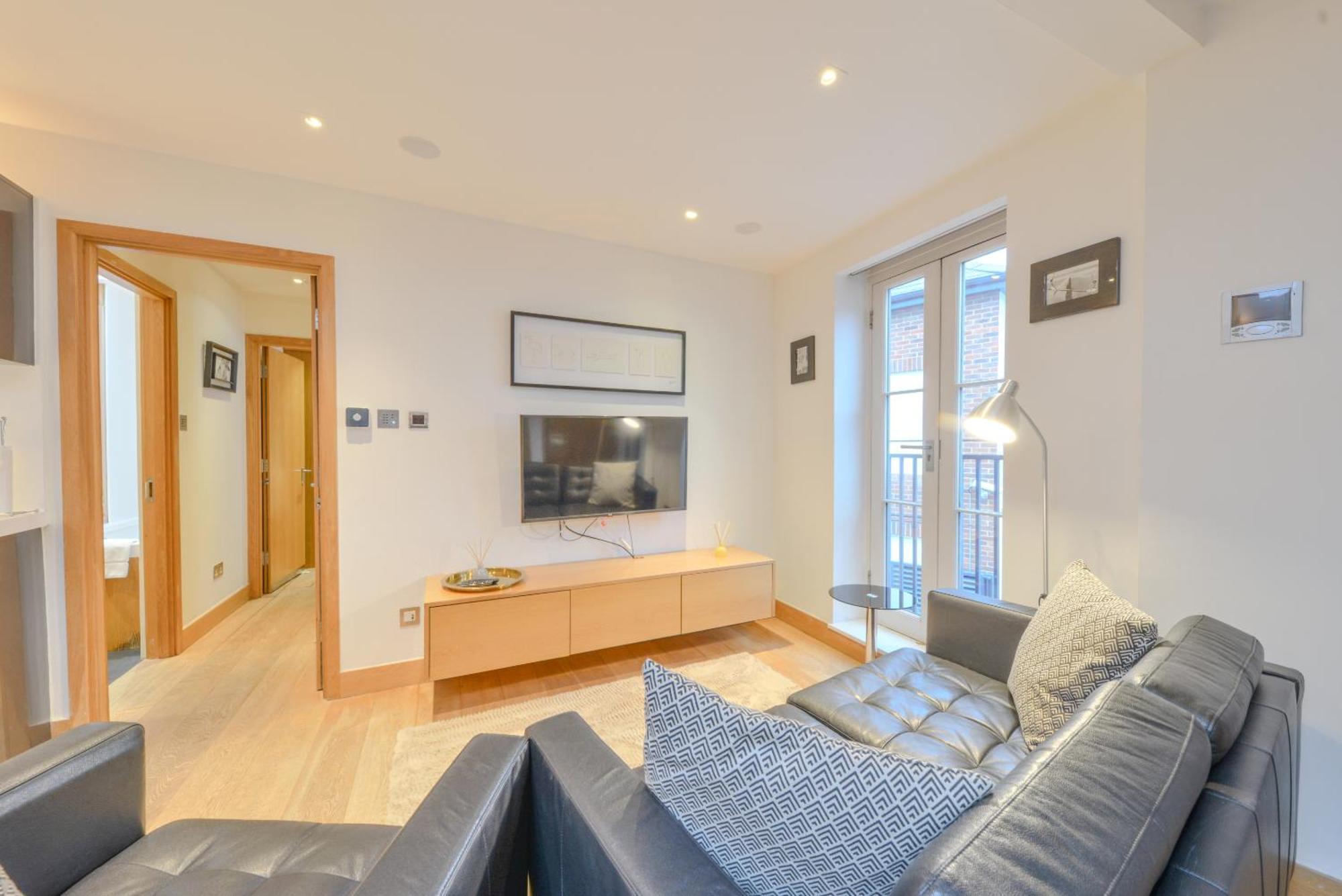 Central Two Bedroom Apartments St Albans By Central Stays Short Lets & Serviced Accommodation With Free Parking Ruang foto
