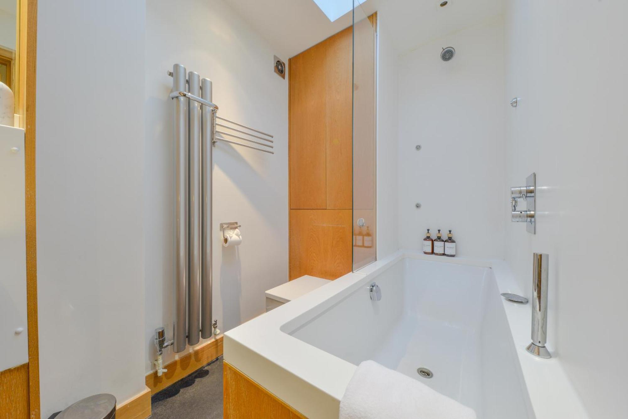Central Two Bedroom Apartments St Albans By Central Stays Short Lets & Serviced Accommodation With Free Parking Ruang foto